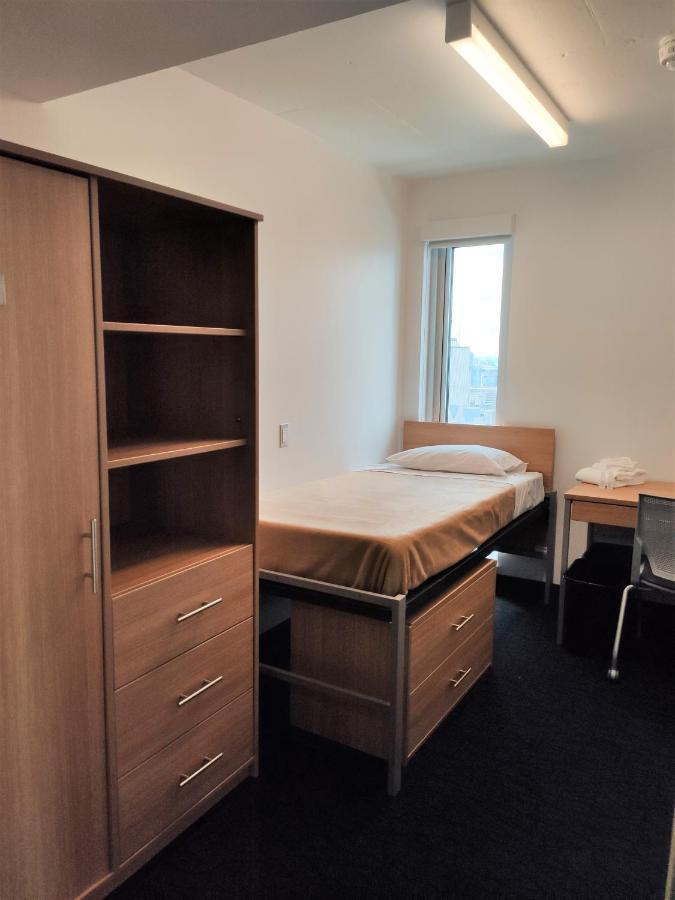 Toronto Metropolitan University-Daphne Cockwell Complex Residence Extérieur photo