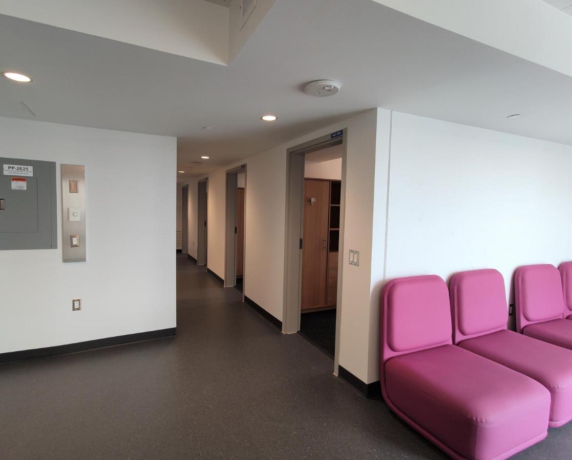 Toronto Metropolitan University-Daphne Cockwell Complex Residence Extérieur photo