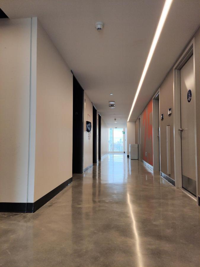 Toronto Metropolitan University-Daphne Cockwell Complex Residence Extérieur photo
