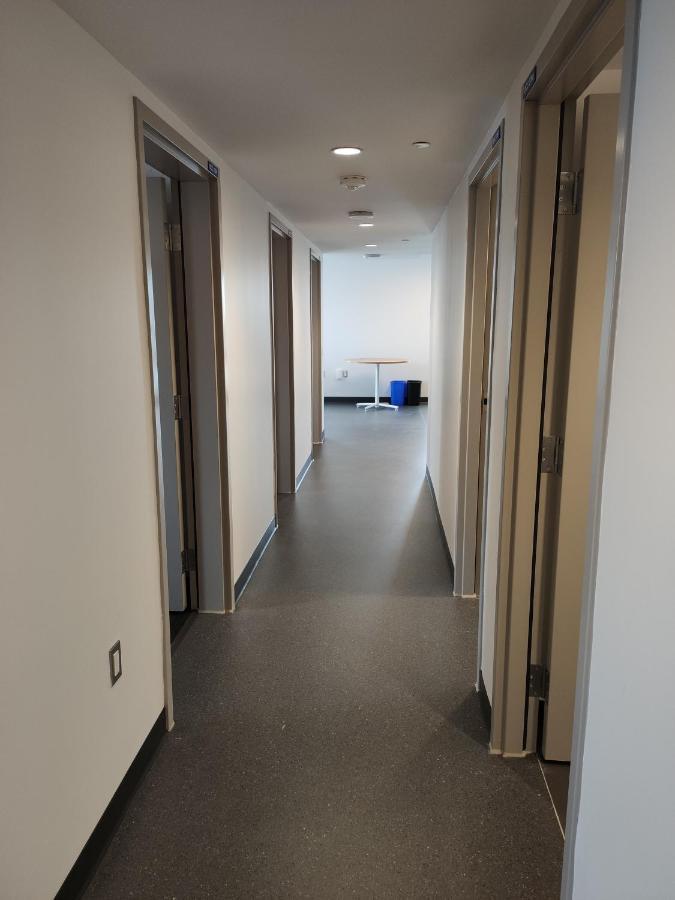 Toronto Metropolitan University-Daphne Cockwell Complex Residence Extérieur photo