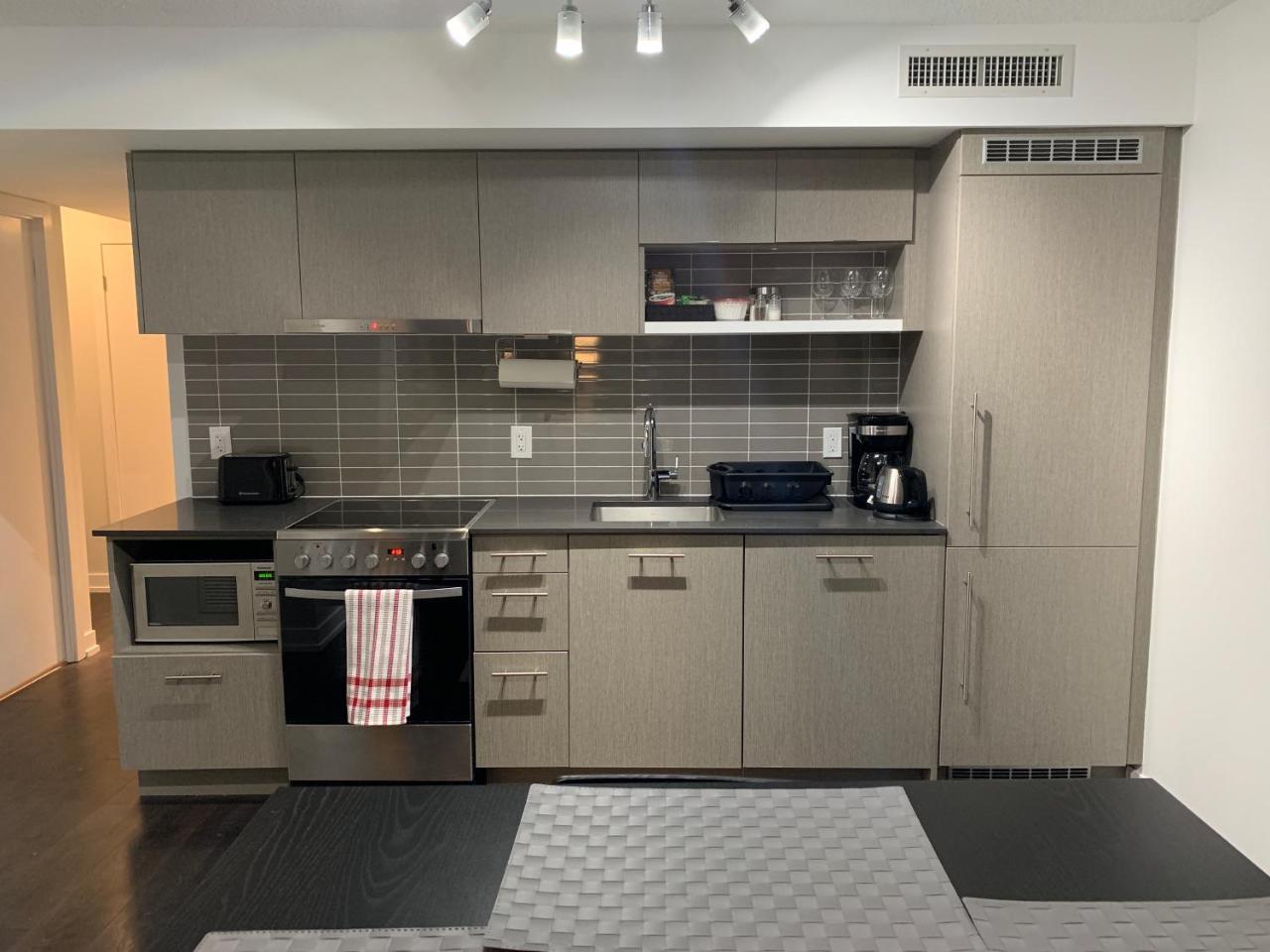 Toronto Metropolitan University-Daphne Cockwell Complex Residence Extérieur photo