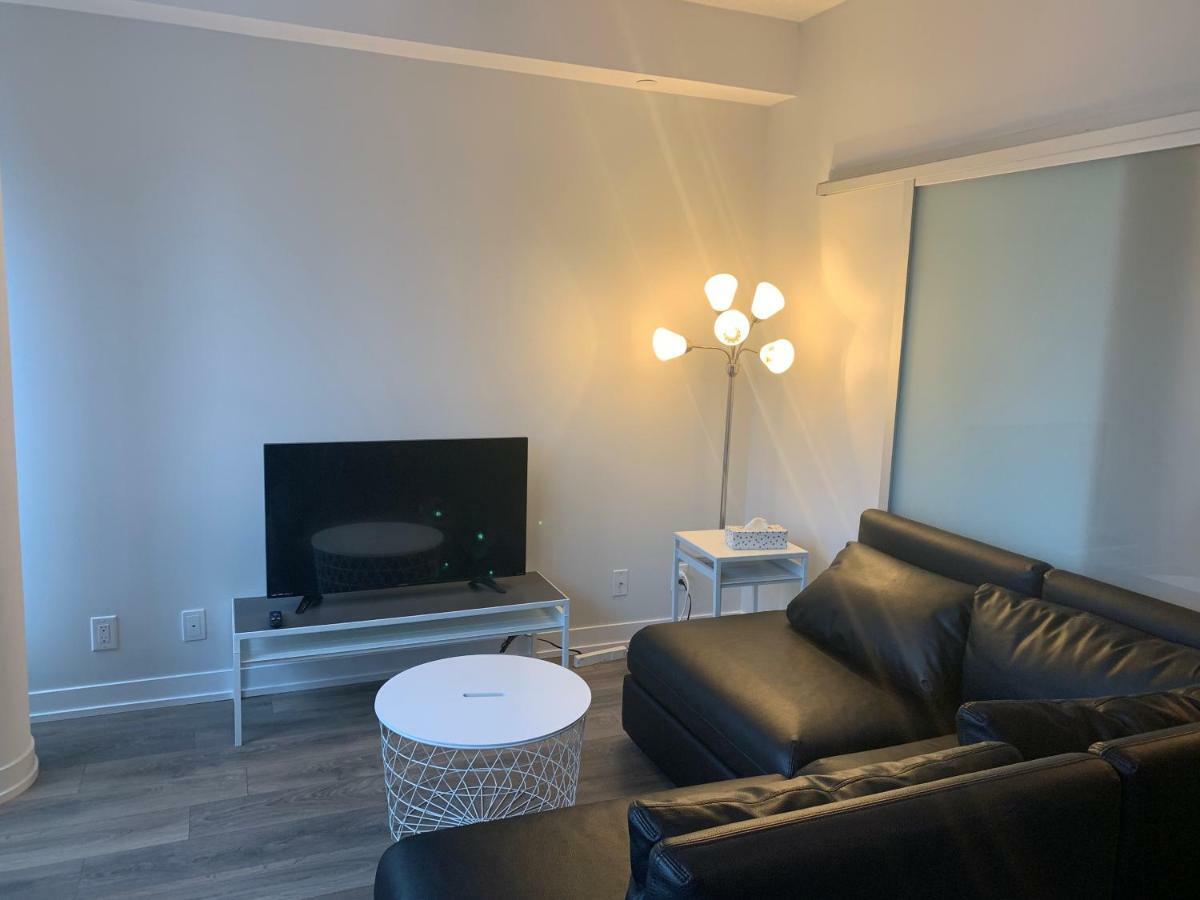 Toronto Metropolitan University-Daphne Cockwell Complex Residence Extérieur photo